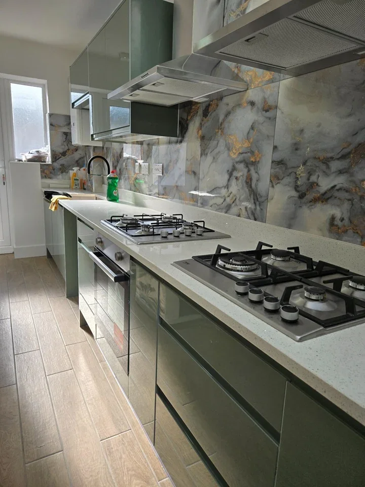 Room Lansdell Road in Greater London