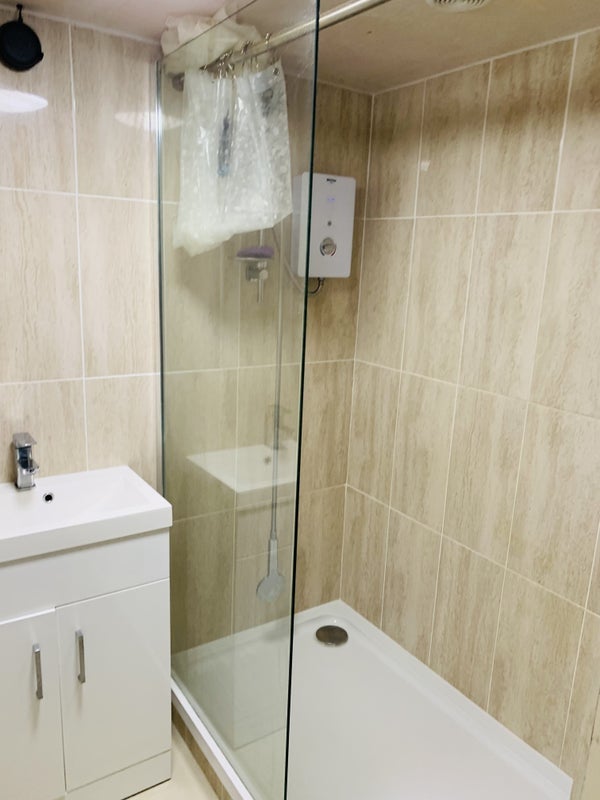 Room Botelers in Basildon