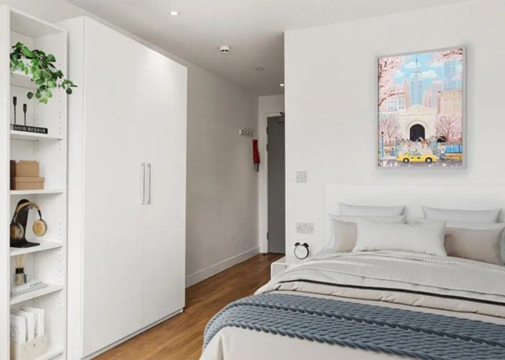 Room Braham Street in Greater London