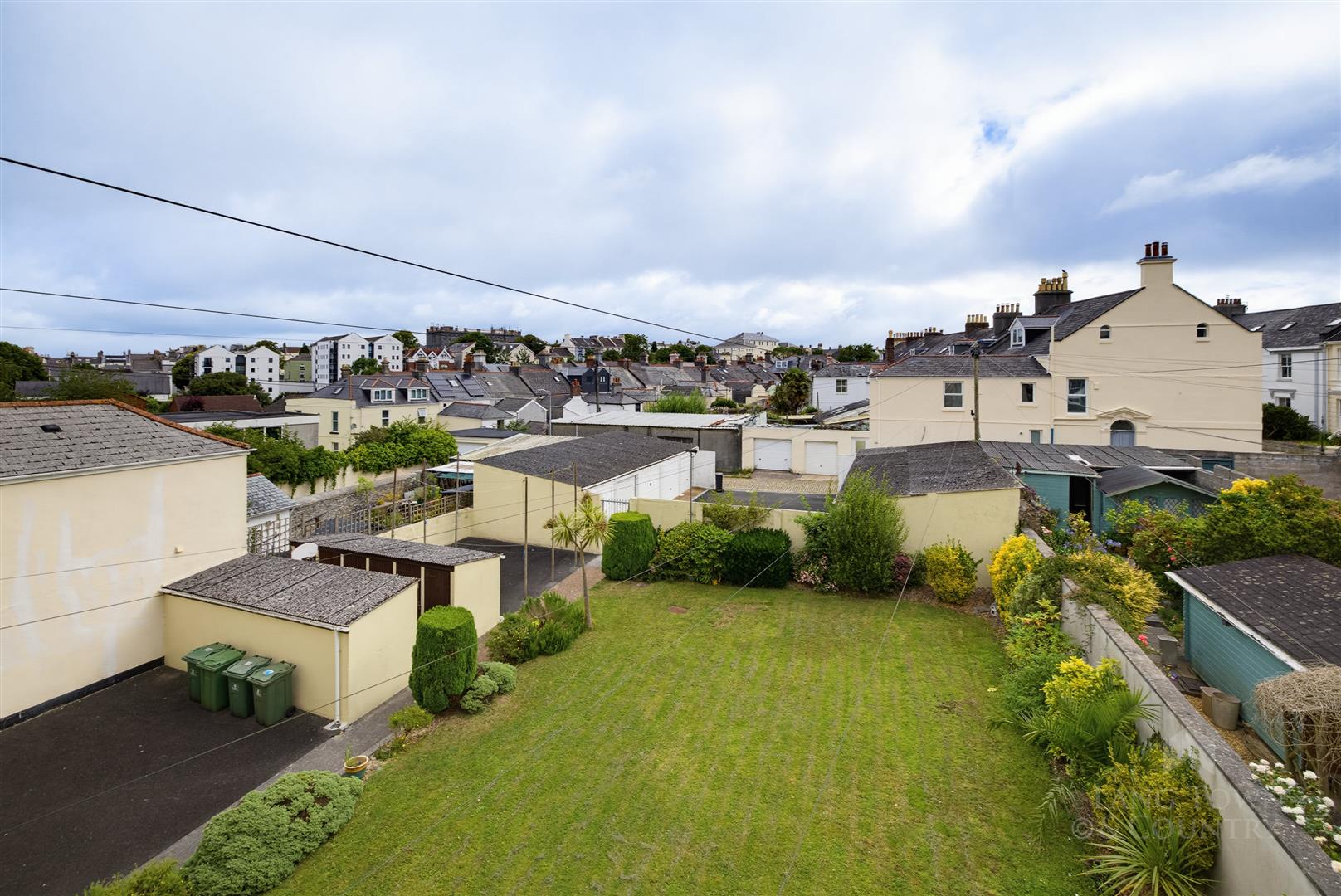 Flat Exmouth Road in Plymouth