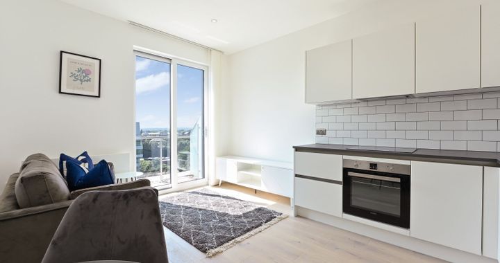 Flat Great West Road in Greater London