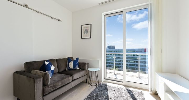 Flat Great West Road in Greater London