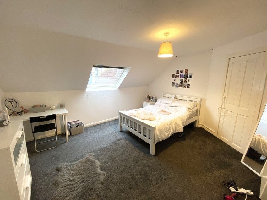 Flat Clarence Parade in Portsmouth