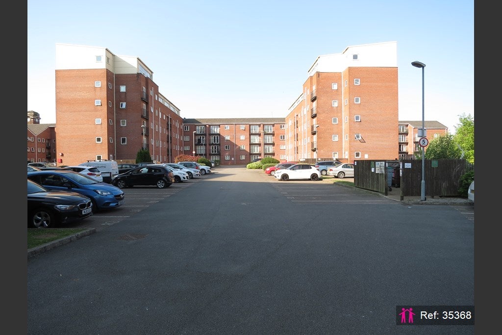 Flat Humber Street in Salford