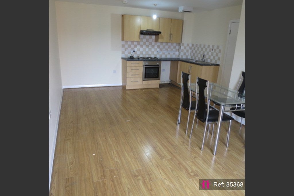 Flat Humber Street in Salford
