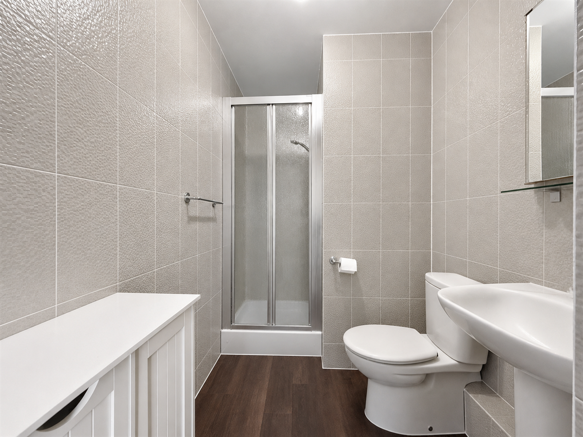 Flat Maxwell Road in Greater London