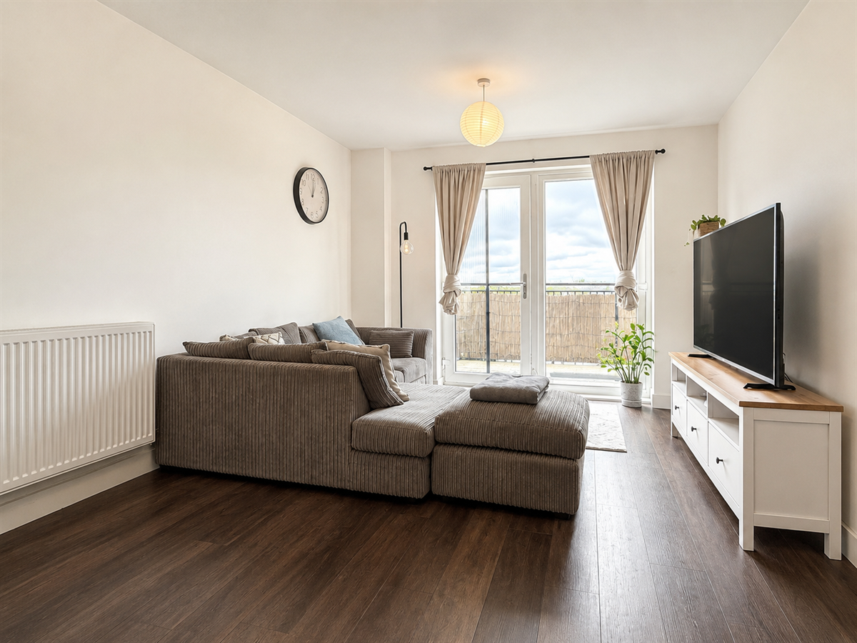 Flat Maxwell Road in Greater London