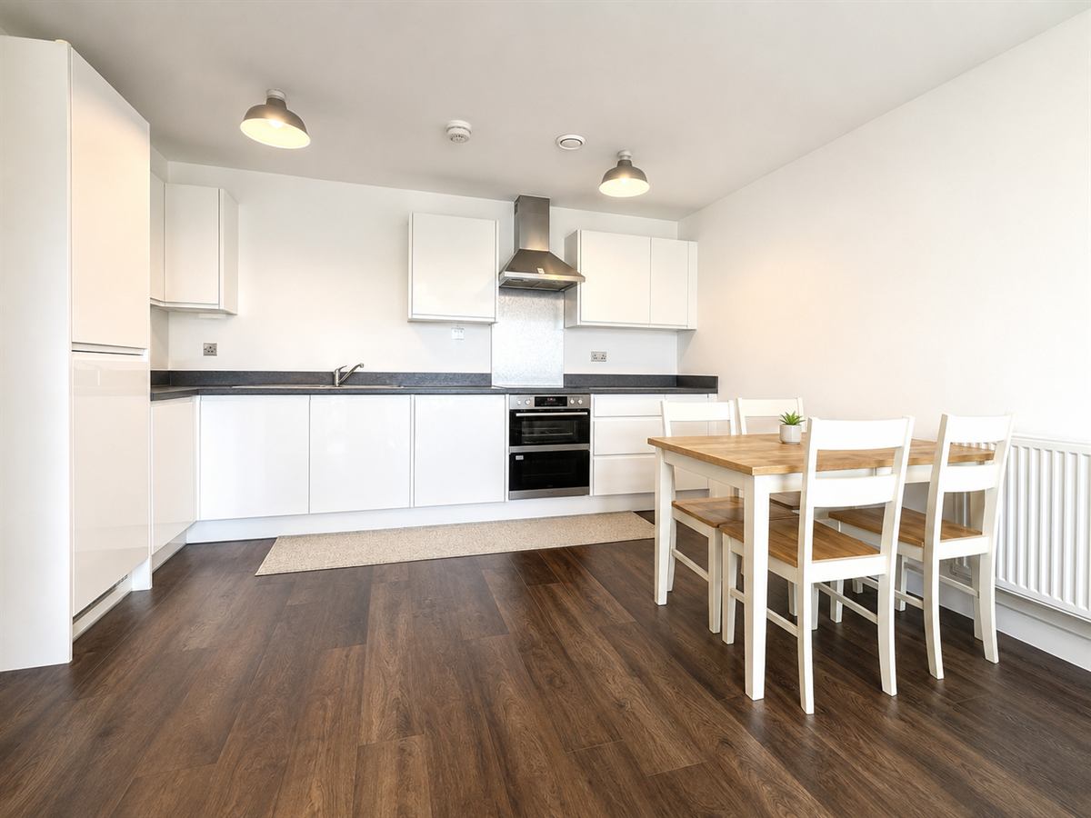 Flat Maxwell Road in Greater London