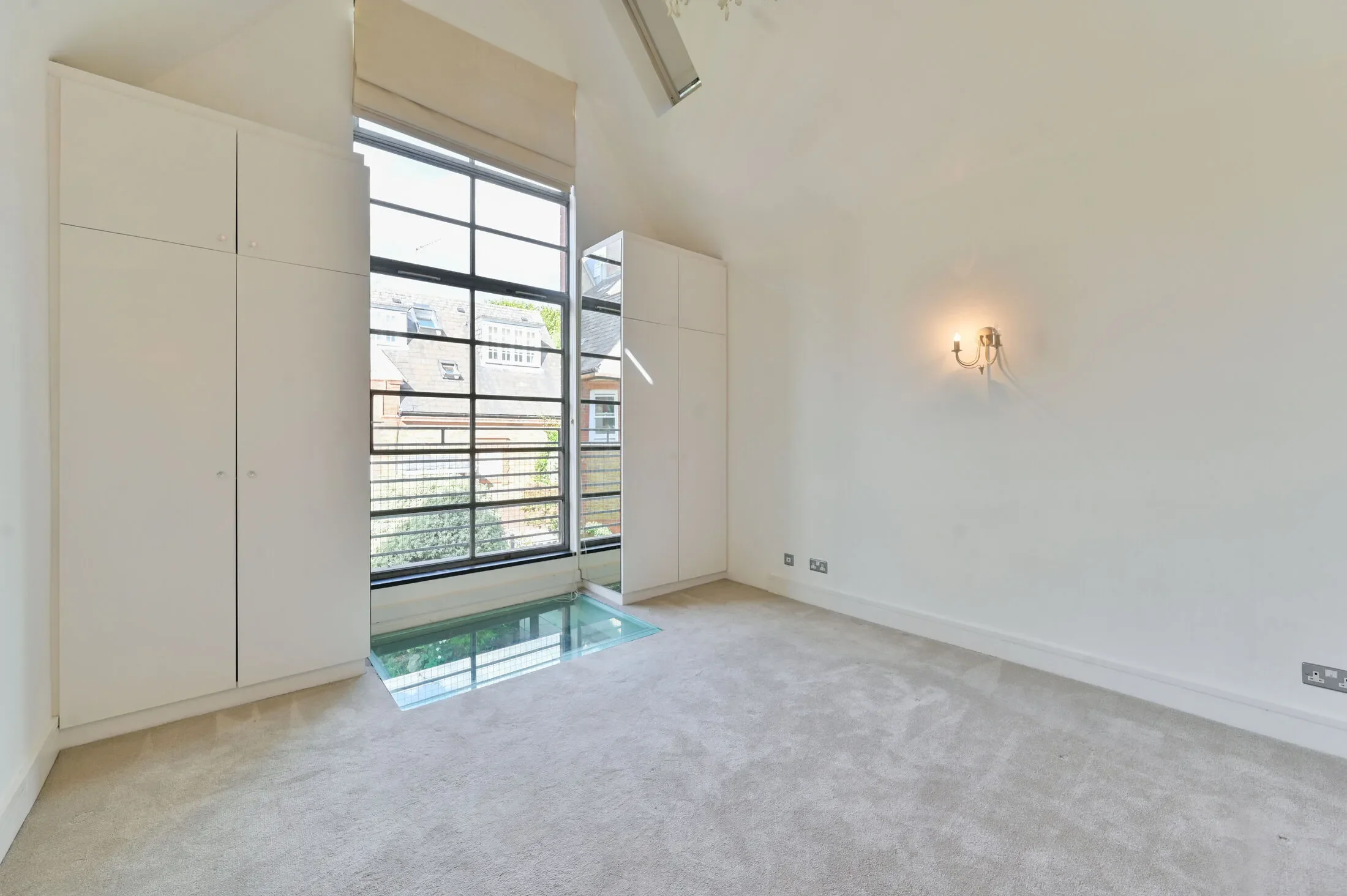 House Matthews Street in Greater London