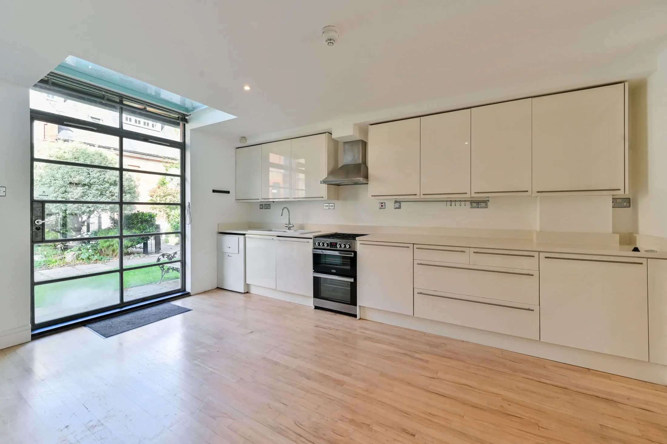 House Matthews Street in Greater London