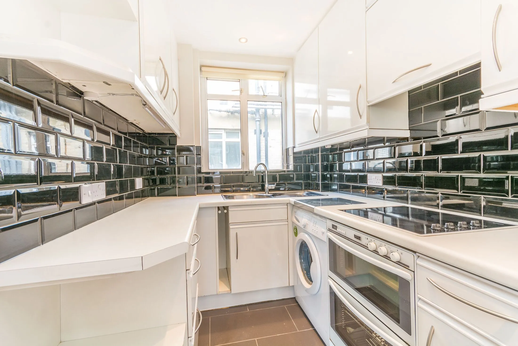 Flat Warren Street in Greater London