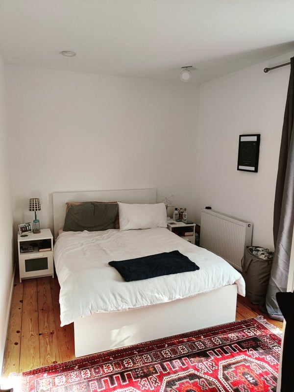 Room Dalyell Road in Greater London