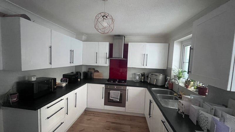 Room Rose Garth Close in Chesterfield