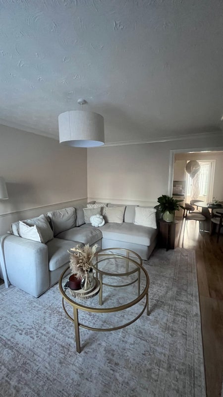 Room Rose Garth Close in Chesterfield