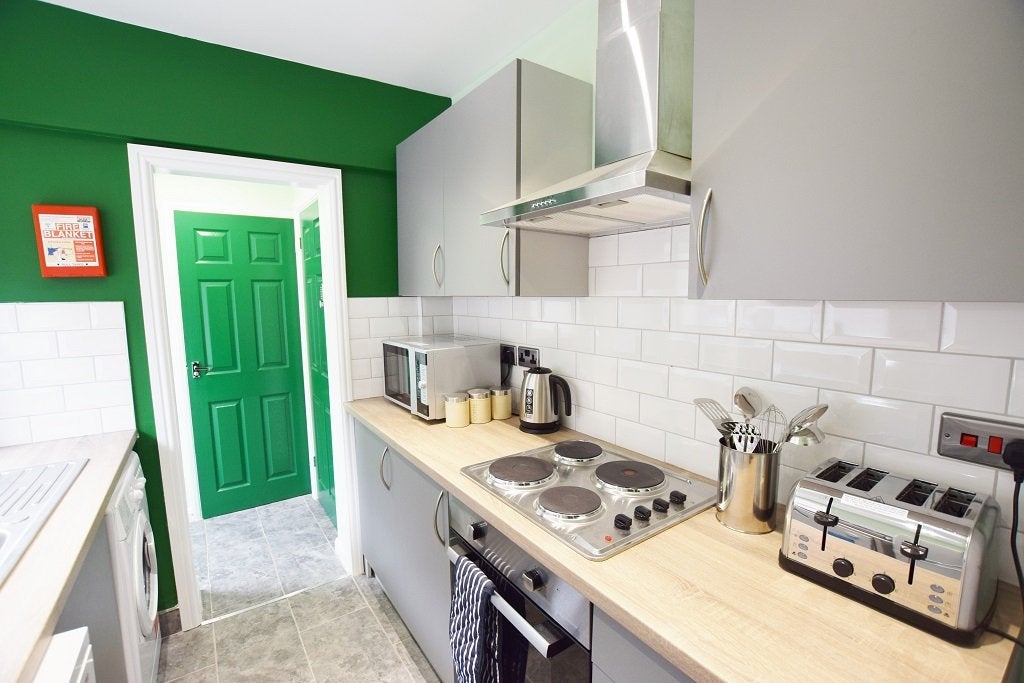 Room Leman Street in Derby