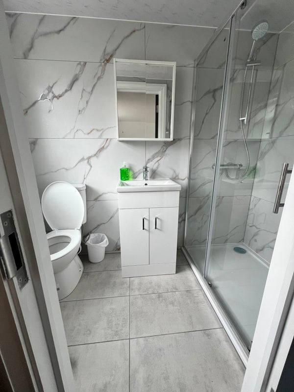 Room Melfort Road in Greater London