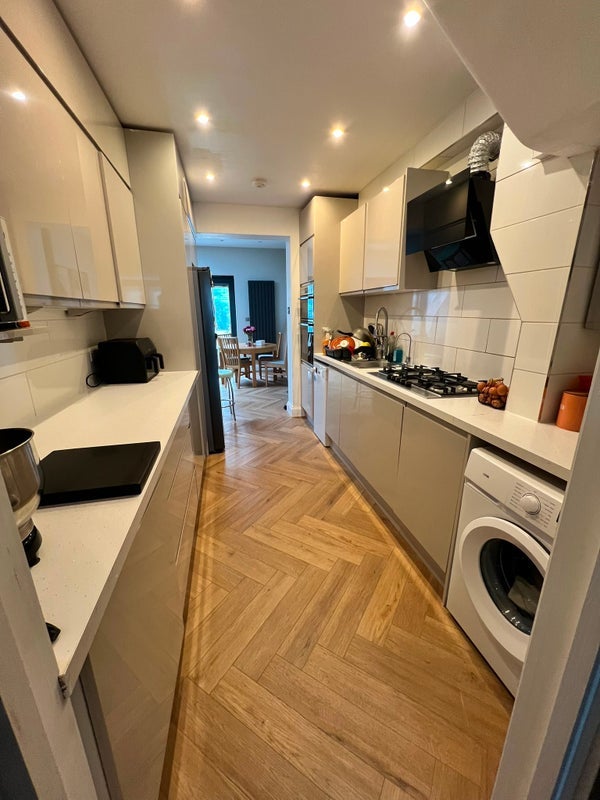 Room Melfort Road in Greater London