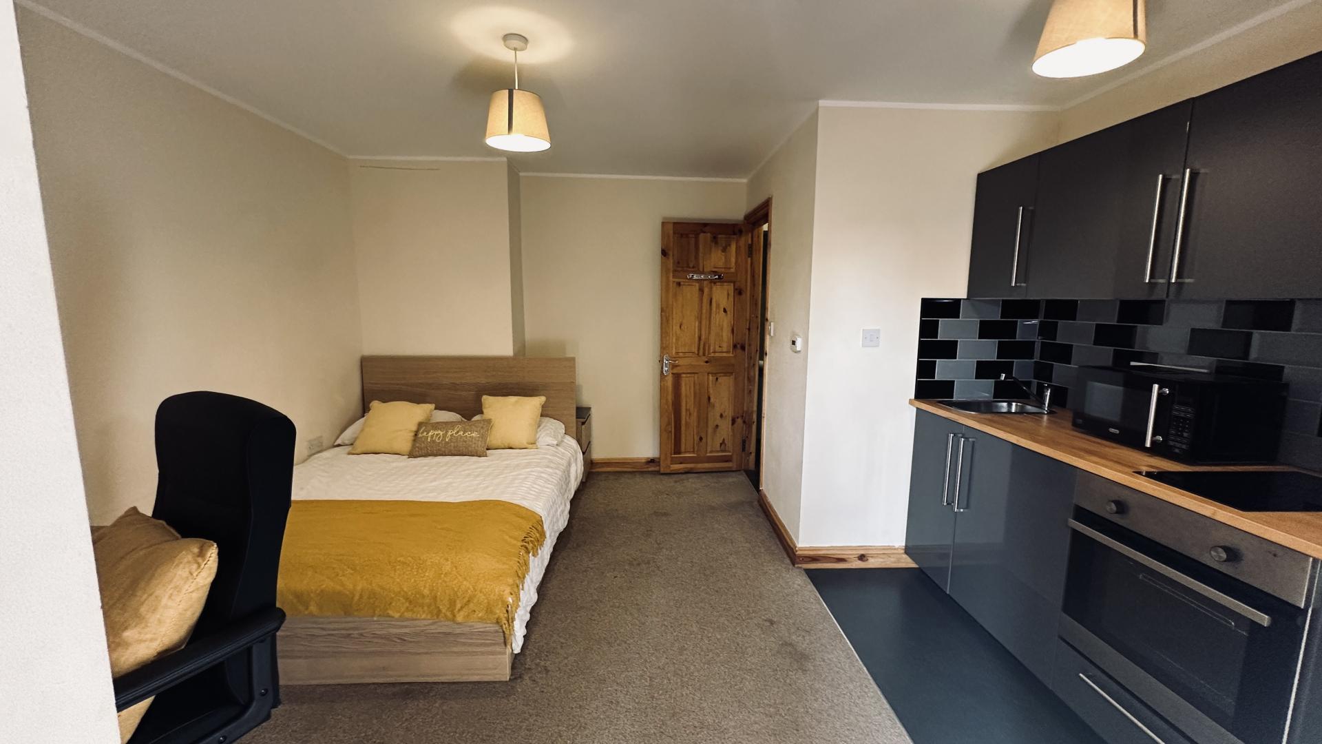 Flat Cheyney Road in Chester