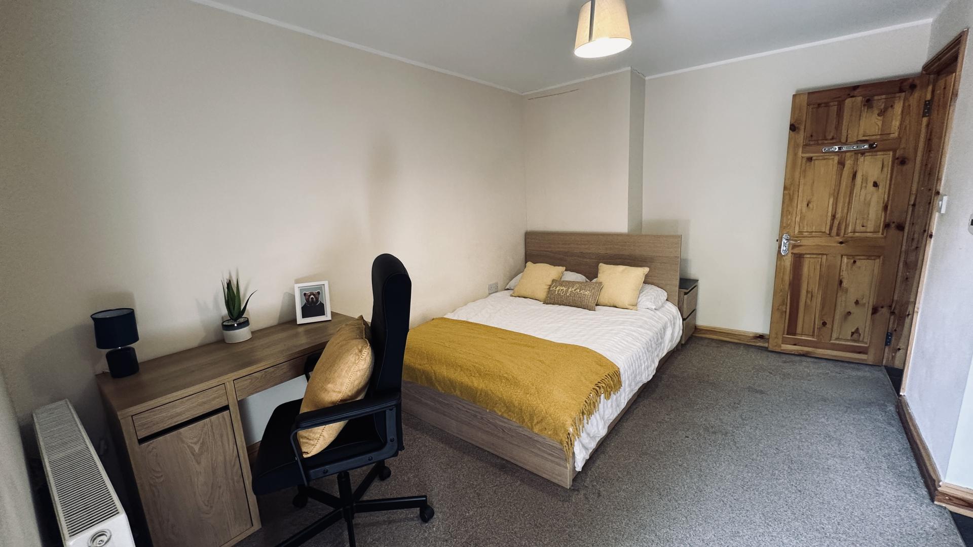 Flat Cheyney Road in Chester