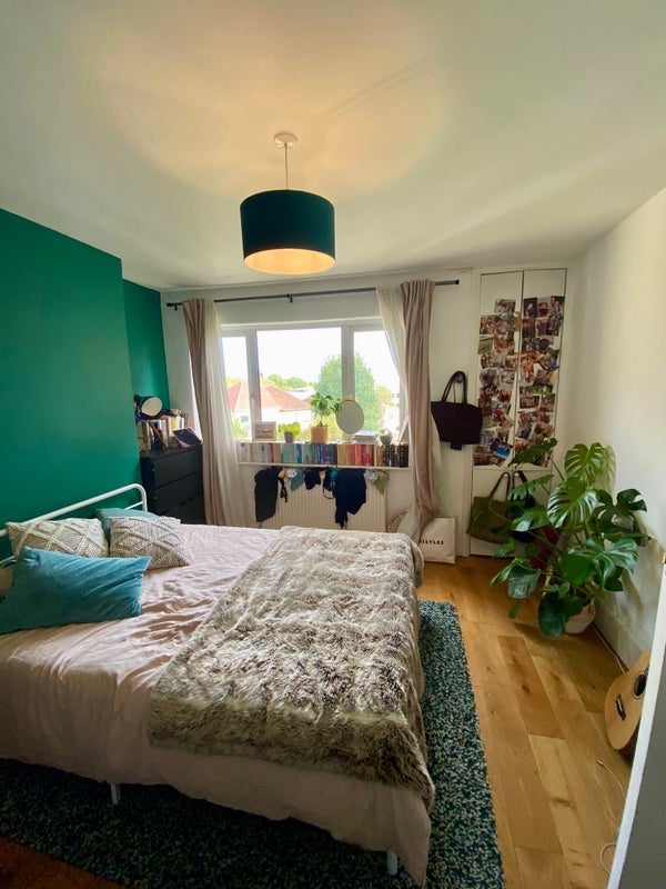 Room Oakleigh Road North in Greater London