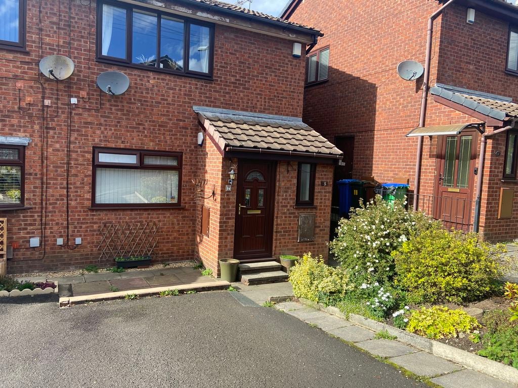 Flat Grosvenor Street in Rochdale