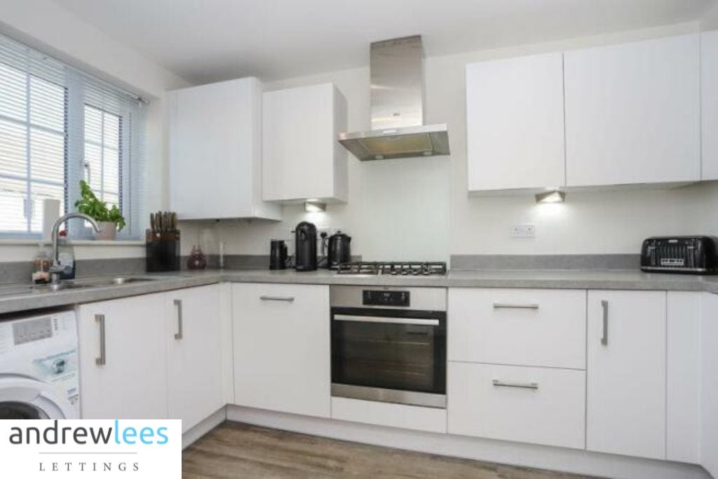 House Pear Tree Close in Puriton