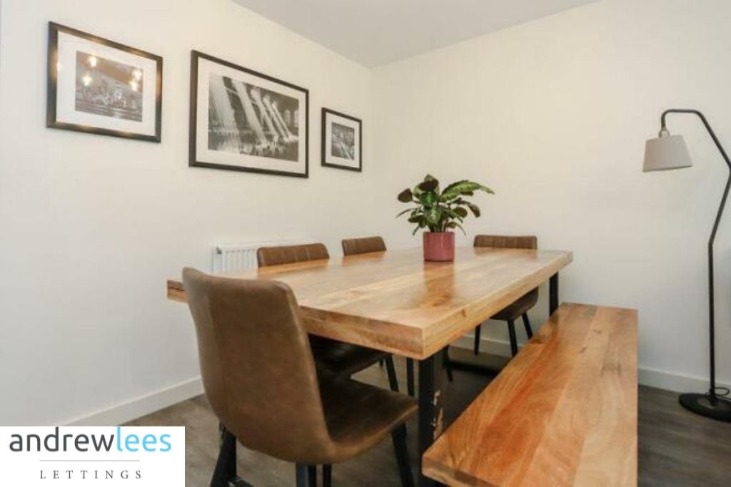 House Pear Tree Close in Puriton