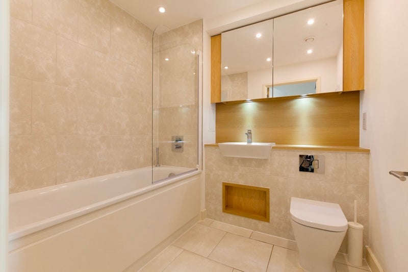 Flat Jefferson Plaza in Greater London