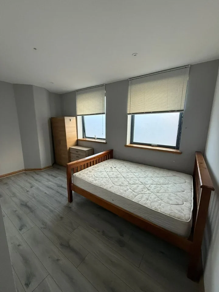 Flat Manchester Road in Greater London