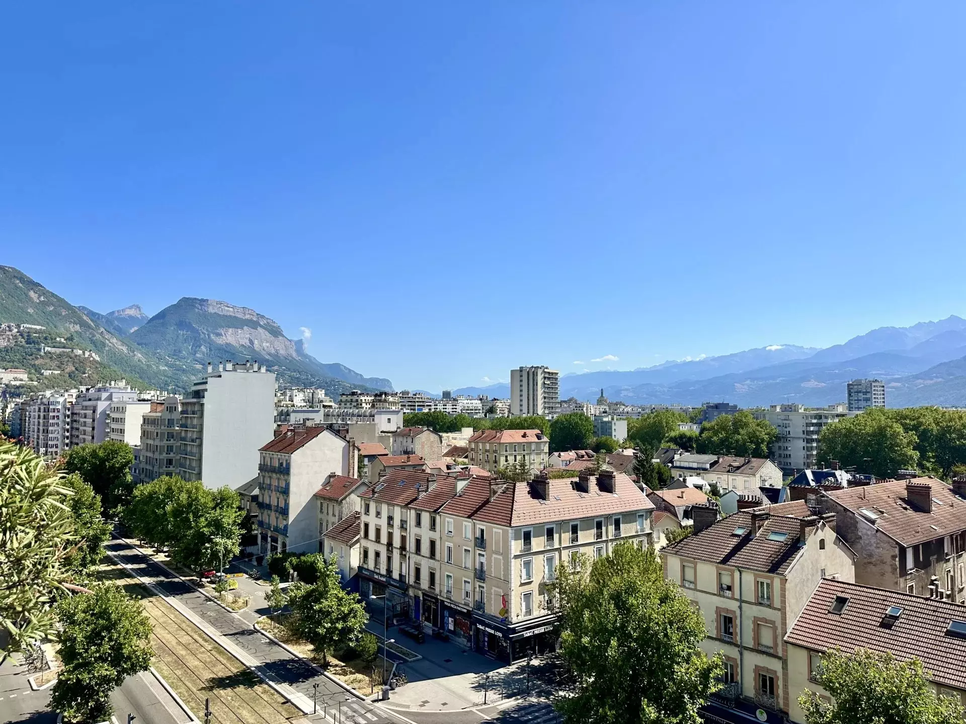 Appartement Cours de la Libération et du Général de Gaulle à Grenoble