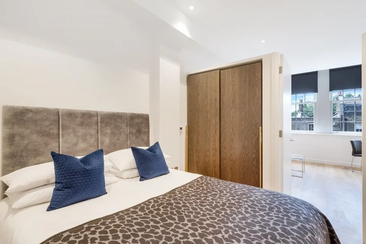 Flat Gibson Square in Greater London