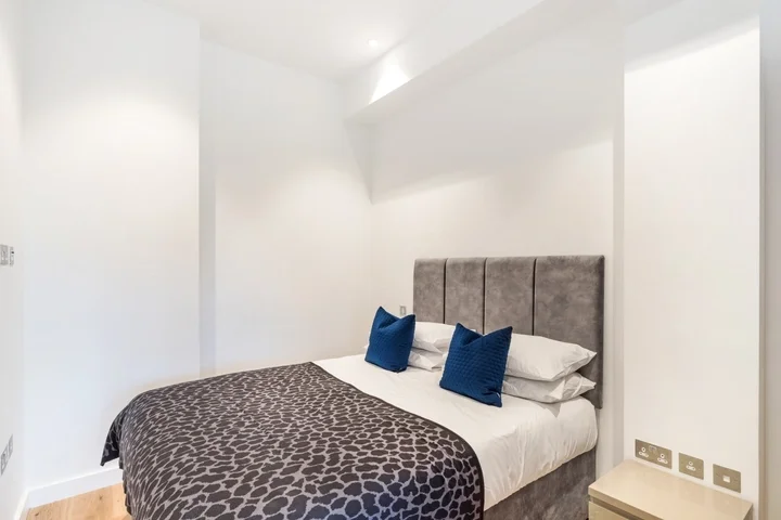 Flat Gibson Square in Greater London