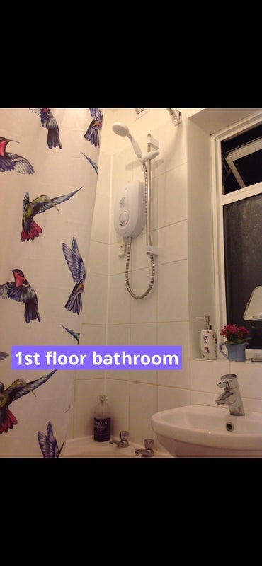 Room Moorside Road in Greater London