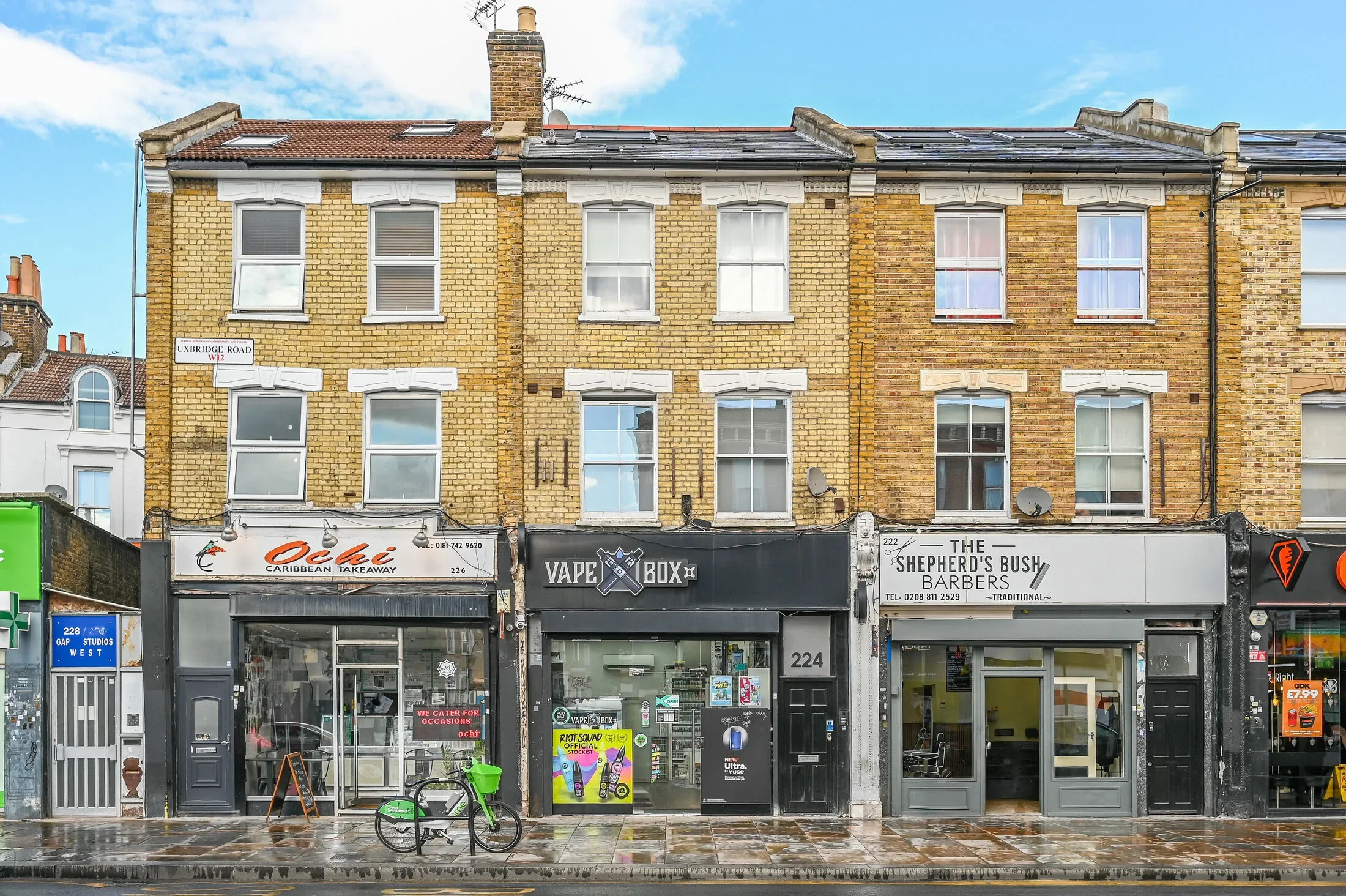 Flat Lime Grove in Greater London