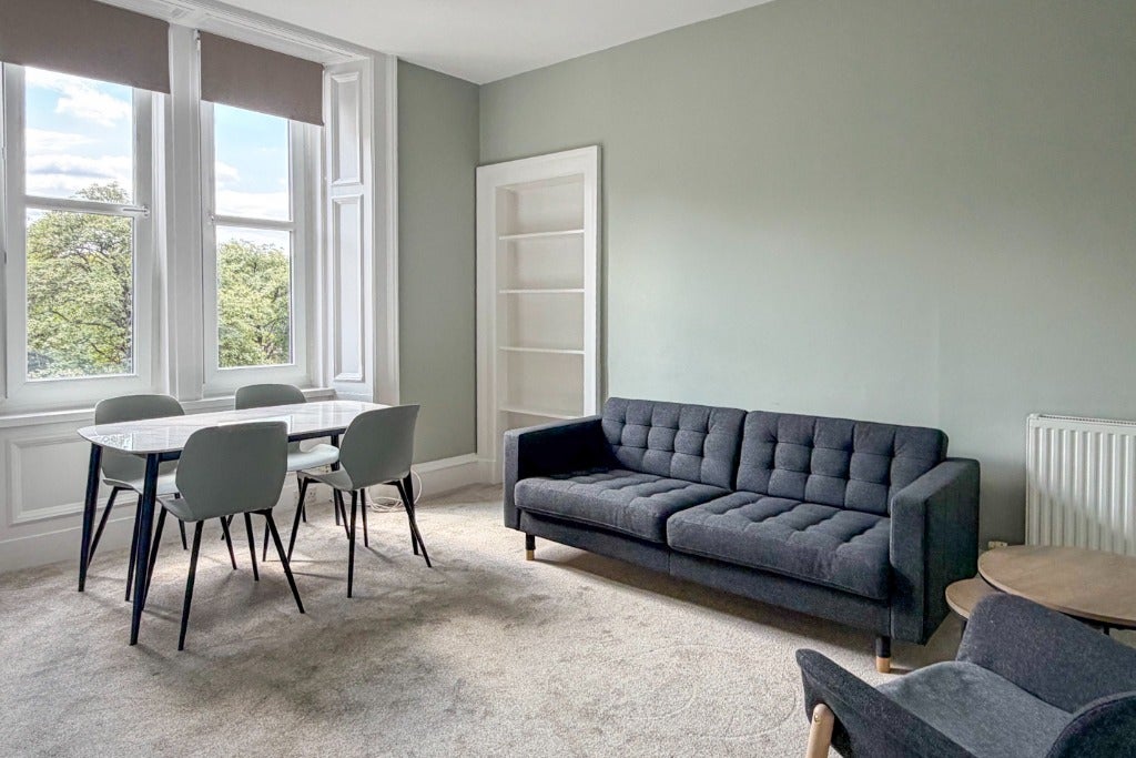 Room Murieston Crescent in City of Edinburgh