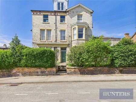 Flat Cromwell Terrace in Scarborough