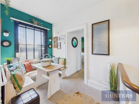 Flat Cromwell Terrace in Scarborough