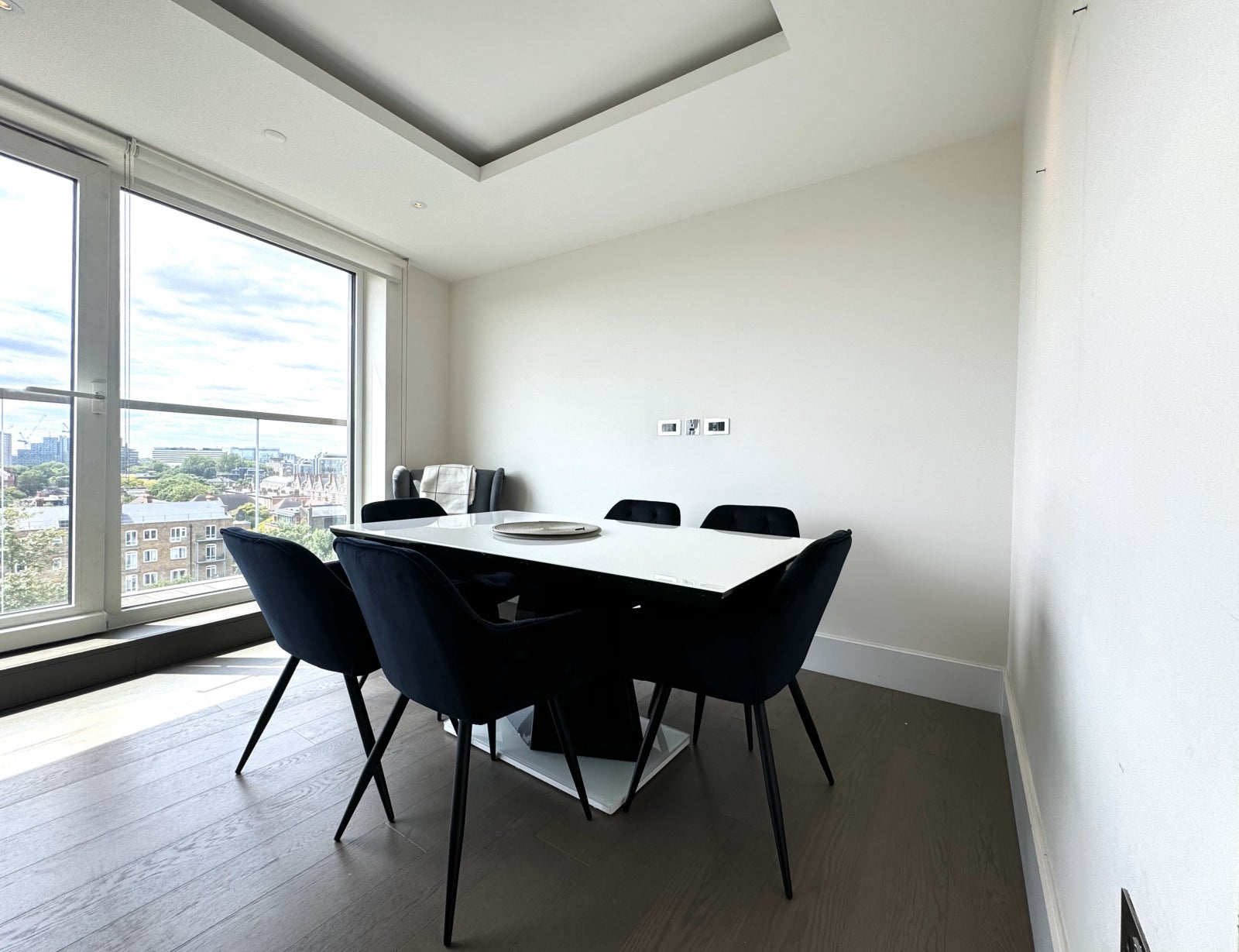 Flat Radnor Terrace in London