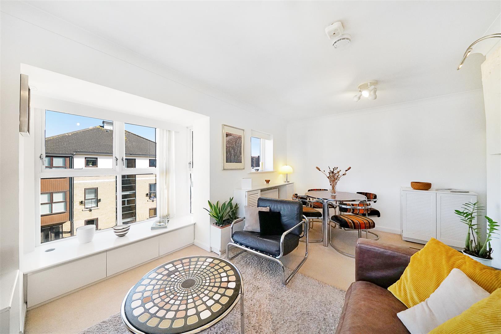 Flat Beaulieu Avenue in Greater London
