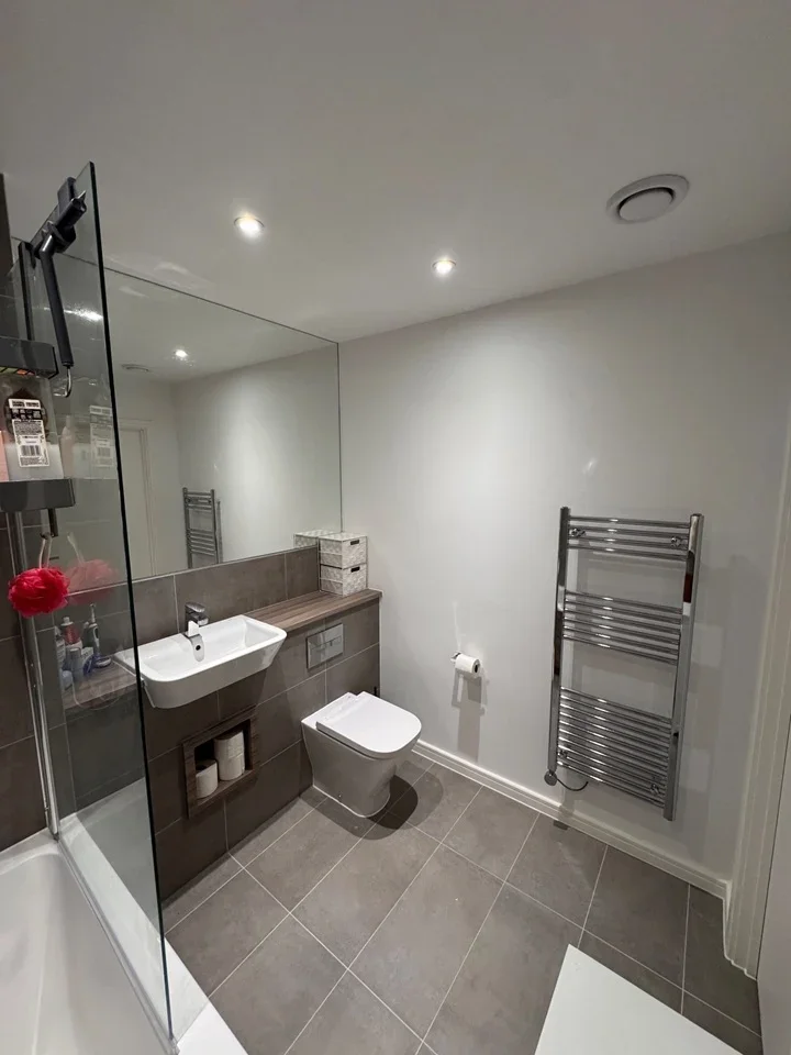 Room Headlam Road in Greater London