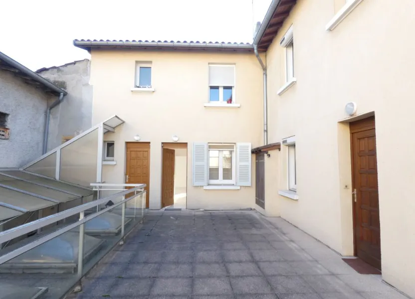 Flat Place Mathieu Jaboulay in Saint-Genis-Laval