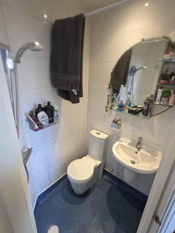 Room Chestnut Close in Greater London