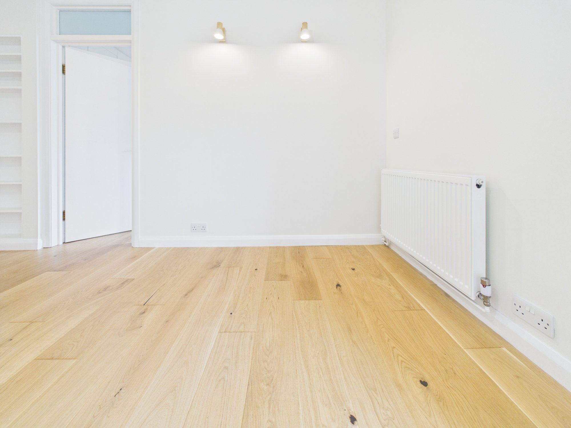 Flat Cahir Street in Greater London