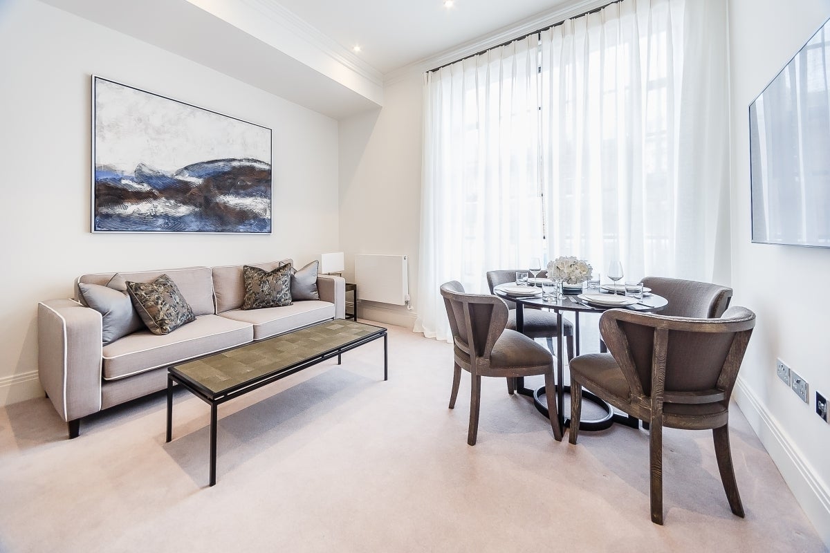 Flat Rainville Road in Greater London