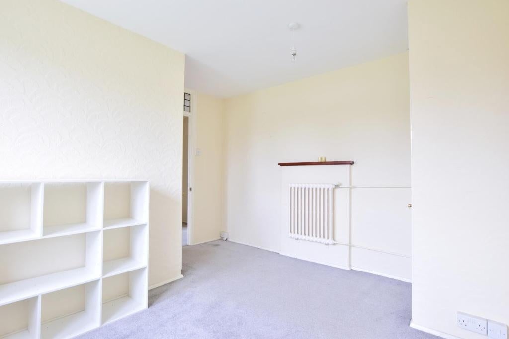 Flat Barnsfield Place in Greater London