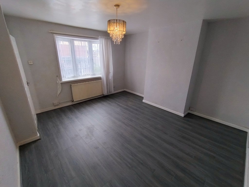 Flat Penn Road in Wolverhampton