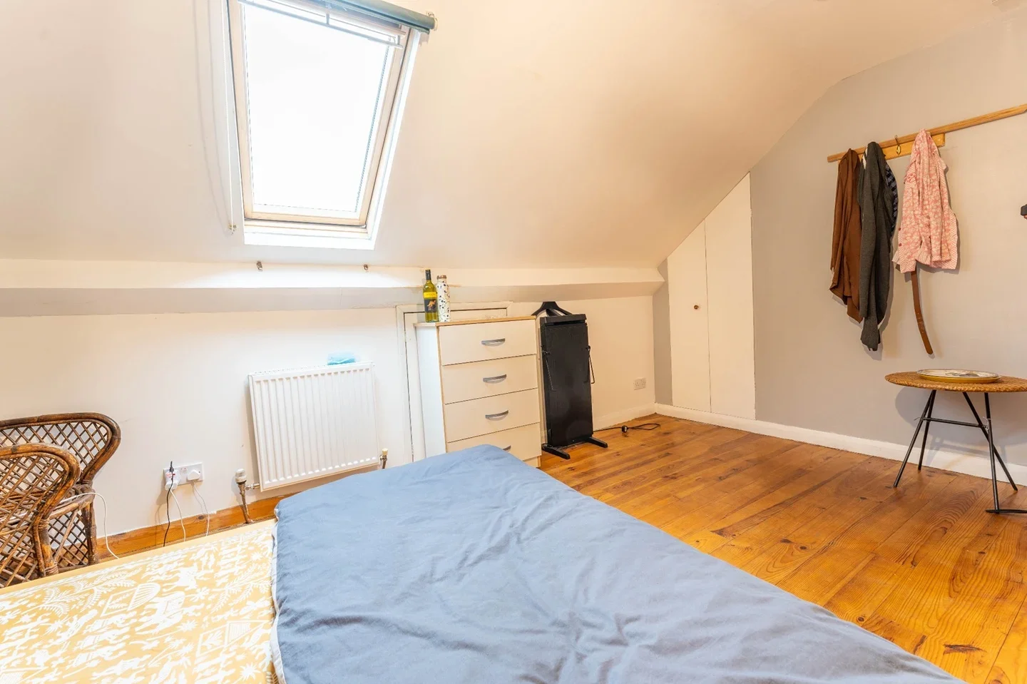 Room Dee Street in Greater London