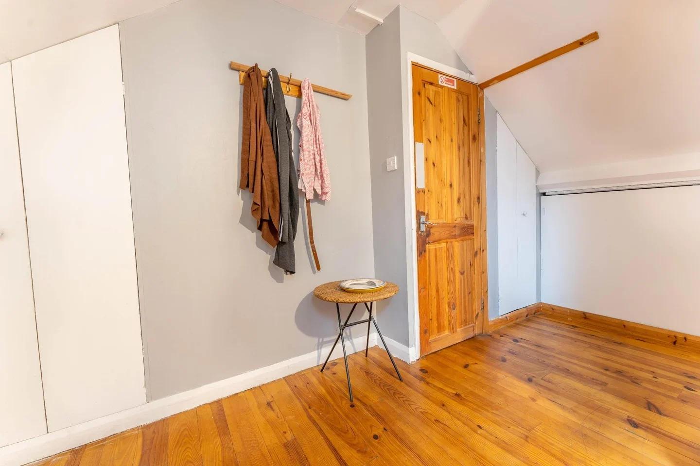 Room Dee Street in Greater London