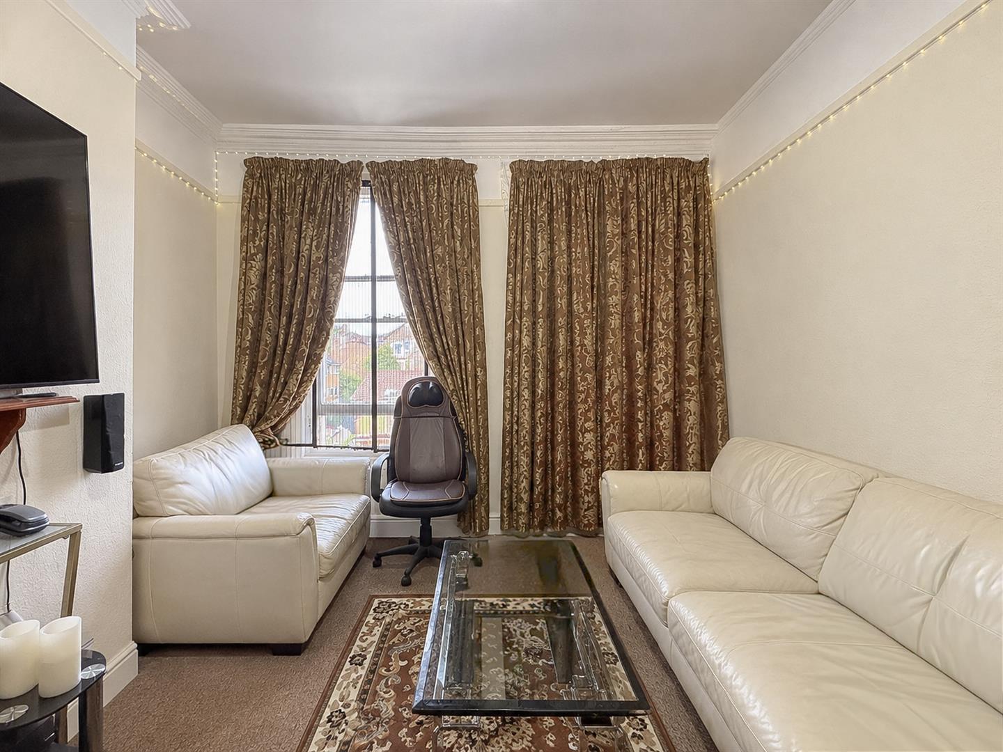Flat Kenilworth Road in St Leonards