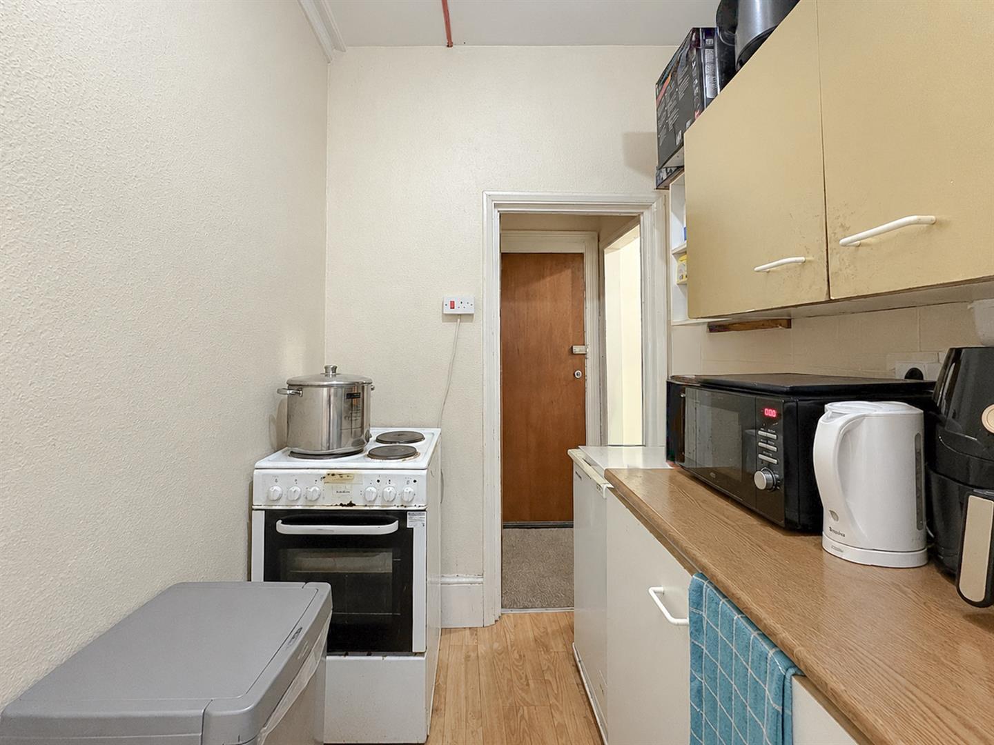 Flat Kenilworth Road in St Leonards